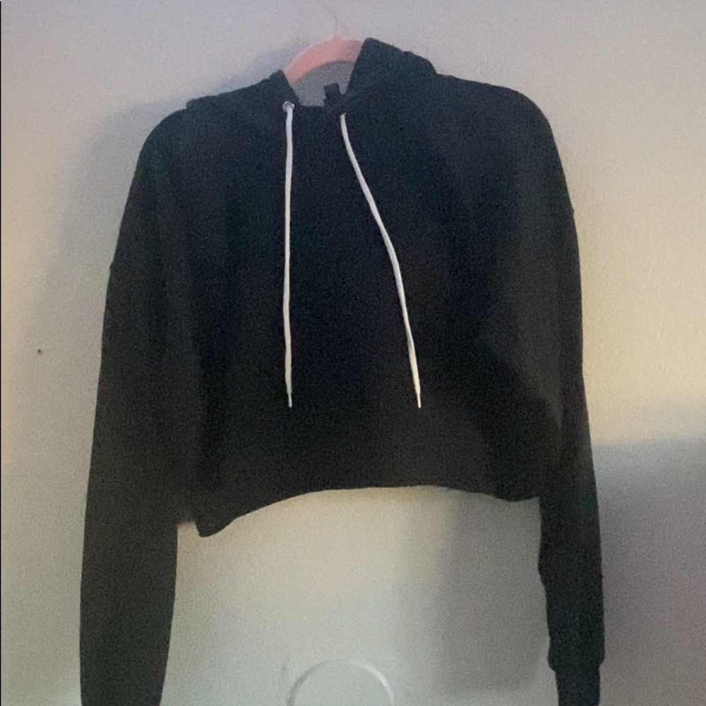 cropped hoodie